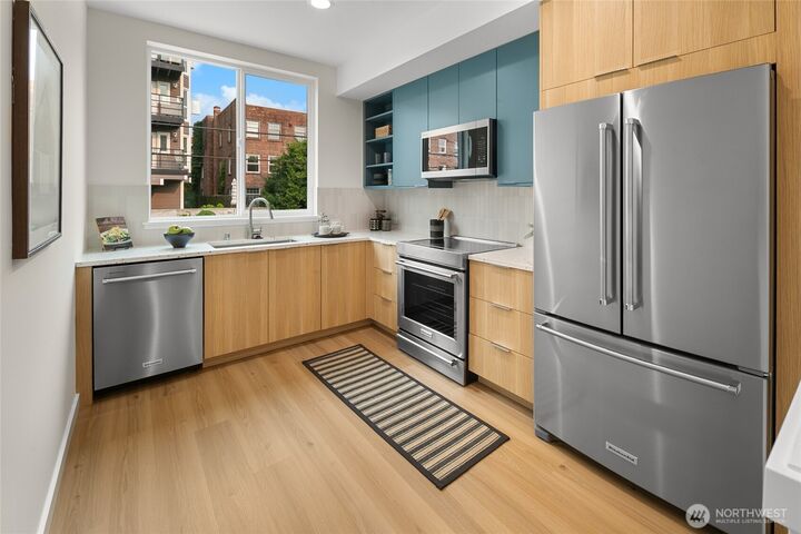 Property Photo: 318 F Bellevue Avenue E WA 98102