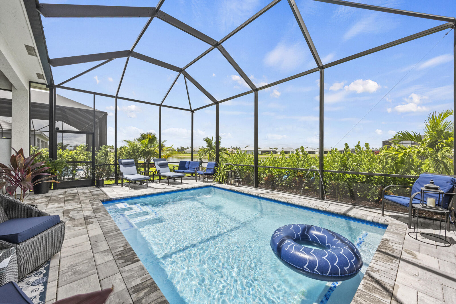 Property Photo: 9190 SW Esule Way FL 34987
