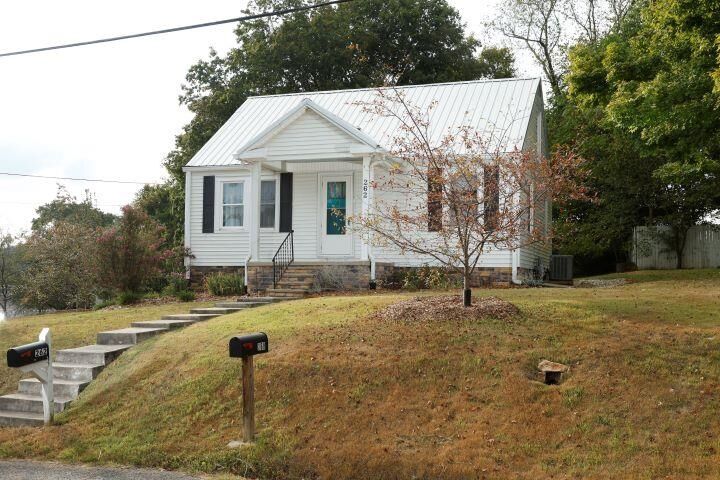 Property Photo: 262 Bardstown Road KY 42160