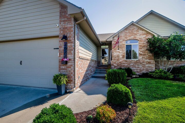 Property Photo:  2622 N Woodridge St  KS 67226 