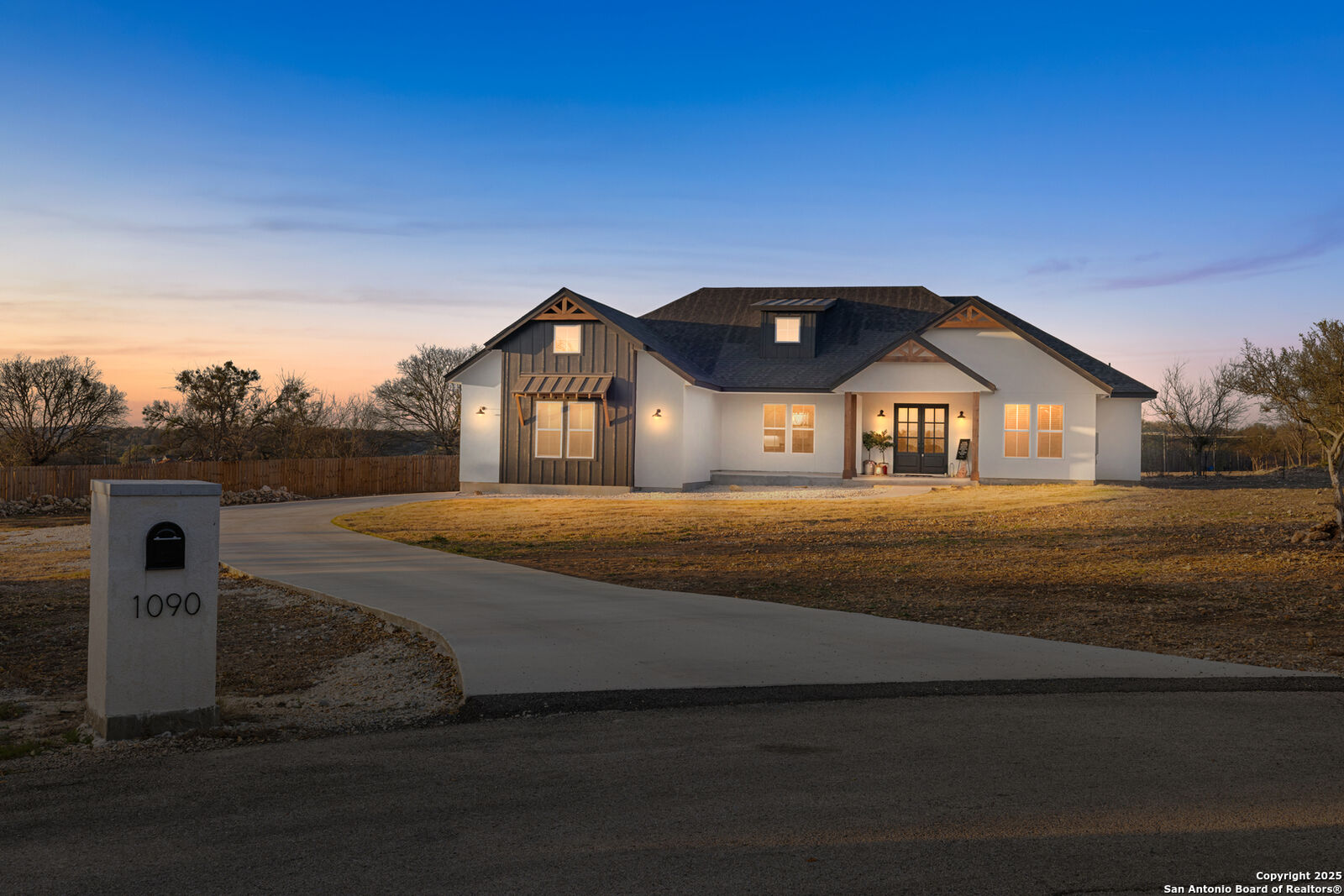 Property Photo: 1090 Pegasus TX 78070