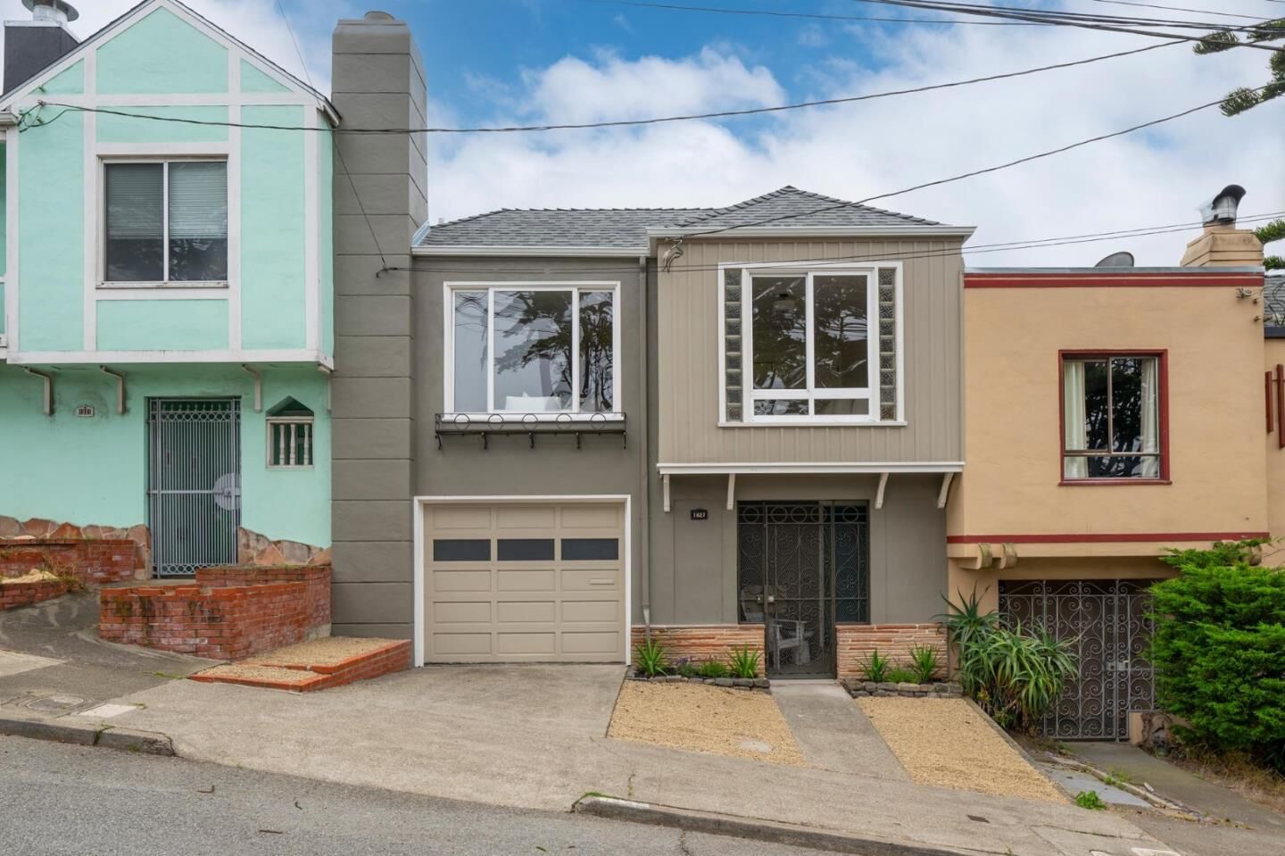 Property Photo:  1827 Quintara Street  CA 94116 