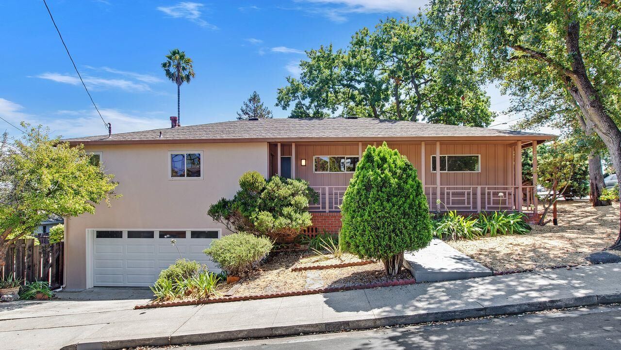Property Photo:  1623 Cordilleras Avenue  CA 94070 