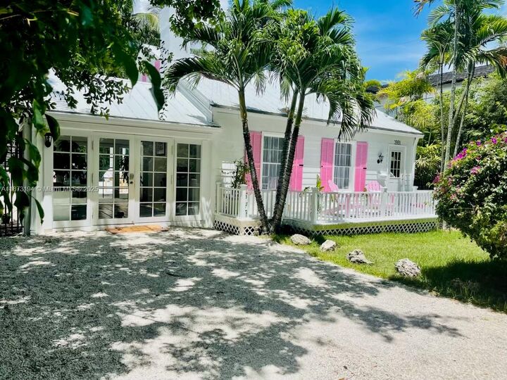 3951 Park Dr  Coconut Grove FL 33133 photo