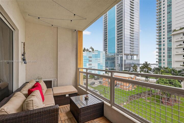 Property Photo:  471 NE 25th St 503  FL 33137 