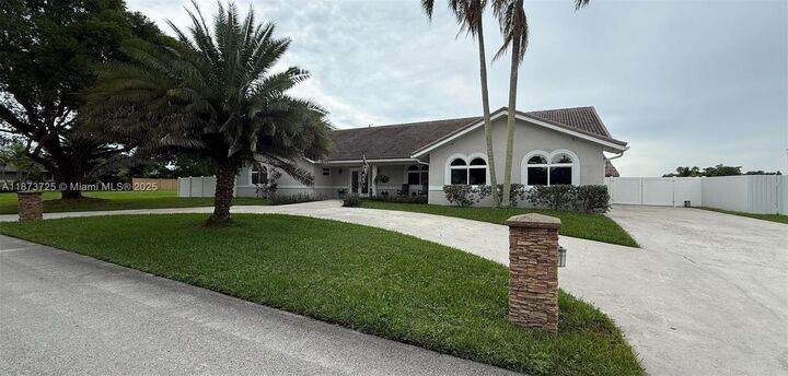 10700 SW 139th Rd  Miami FL 33176 photo