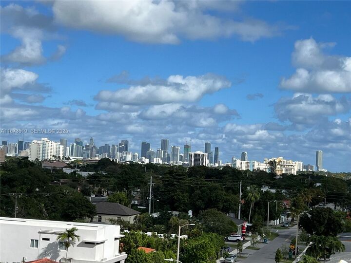 Property Photo: 2501 Douglas Rd 601 FL 33133