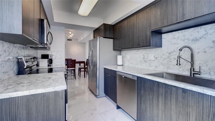 Property Photo:  2501 Douglas Rd 601  FL 33133 