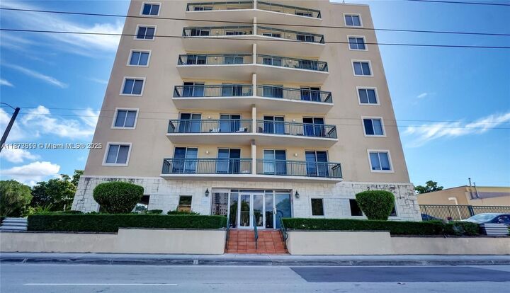 Property Photo:  2501 Douglas Rd 601  FL 33133 