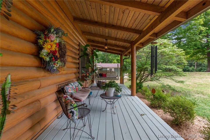 Property Photo: 4012 Tanglewood Drive IN 47119