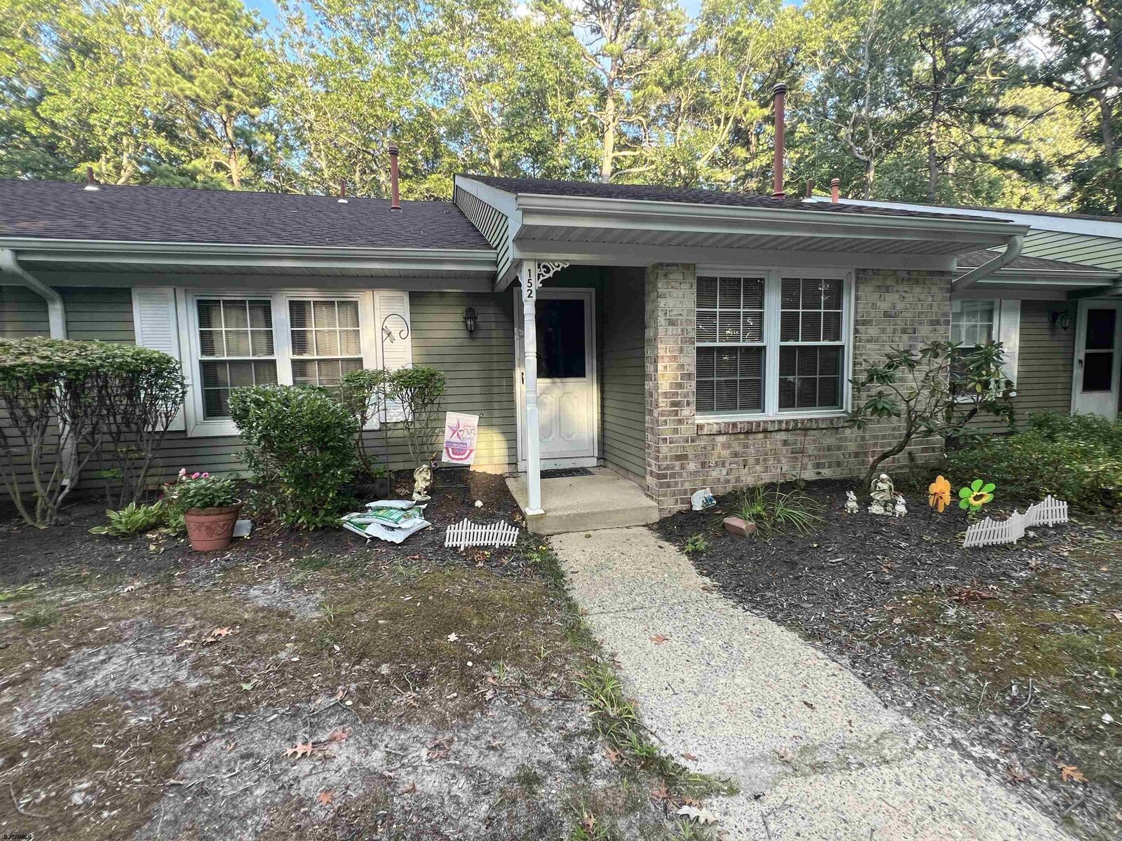 Property Photo:  152 Club Pl 152  NJ 08205 