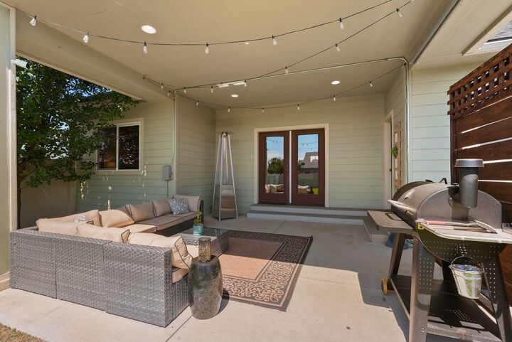Property Photo:  1402 E Sawgrass Ln  WA 99006 