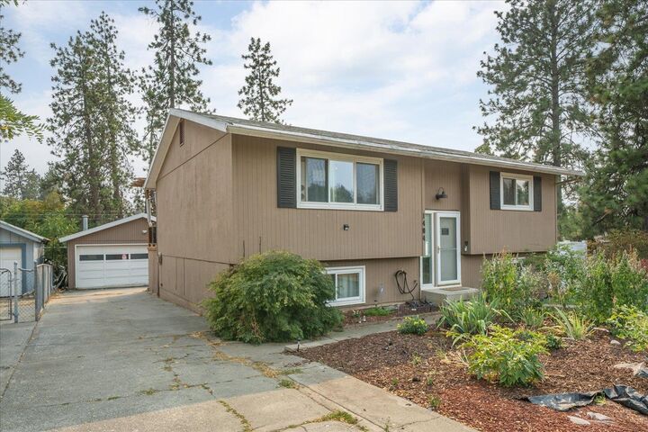 Property Photo: 1404 E 35th Ave WA 99203