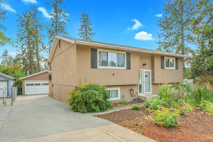 Property Photo:  1404 E 35th Ave  WA 99203 