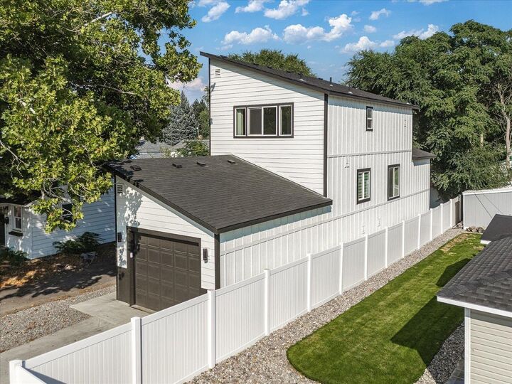 5908 N Monroe St  Spokane WA 99205 photo