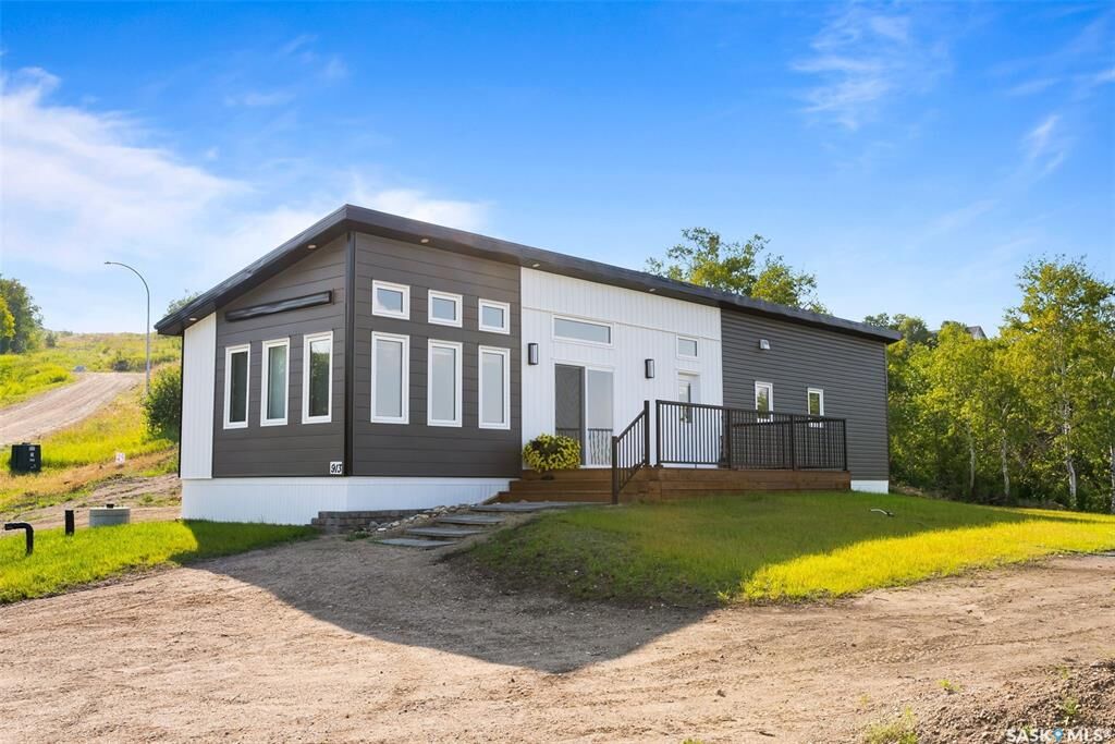 Property Photo:  913 Pincherry Place E  SK S0G 1S0 