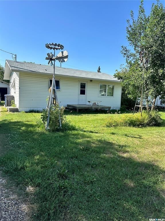 Property Photo:  1 Rhodes Street  SK S0C 2H0 