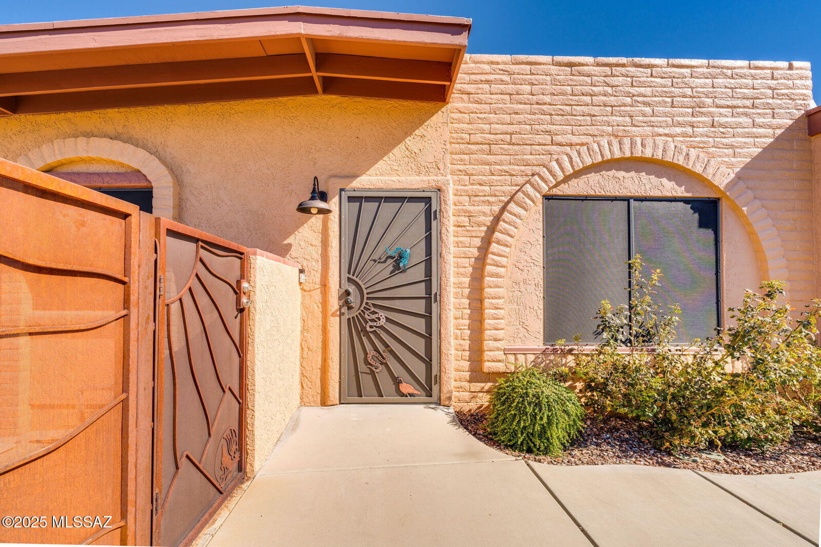 Property Photo: 7501 N Shirley Lane AZ 85741