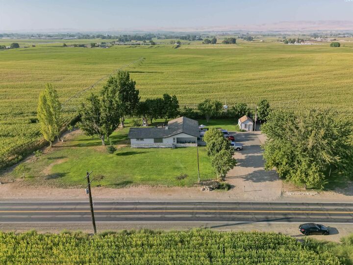 Property Photo: 691 Van Belle Rd WA 98832