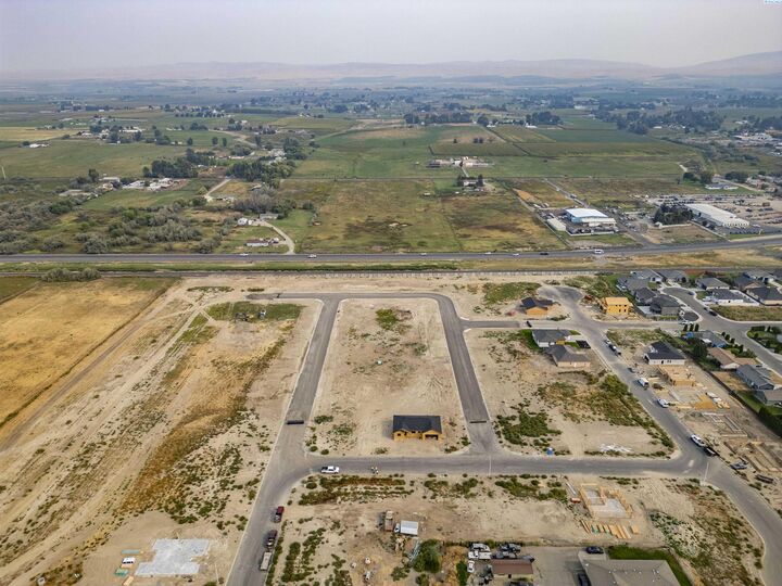 Property Photo:  Tbd Lot 7 Harvest Valley Estates Phase 2  WA 98944 