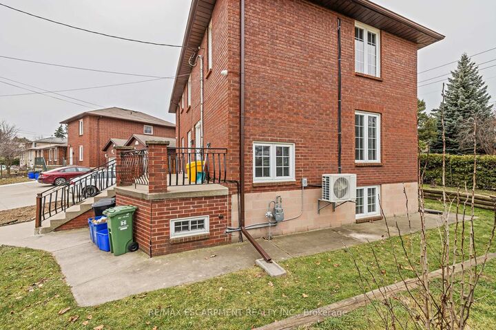 Property Photo:  107 Horning Drive  ON L9C 6L2 