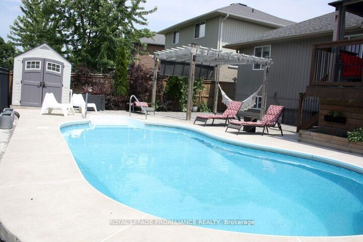 28 Butternut Court  Belleville ON K8P 0C5 photo