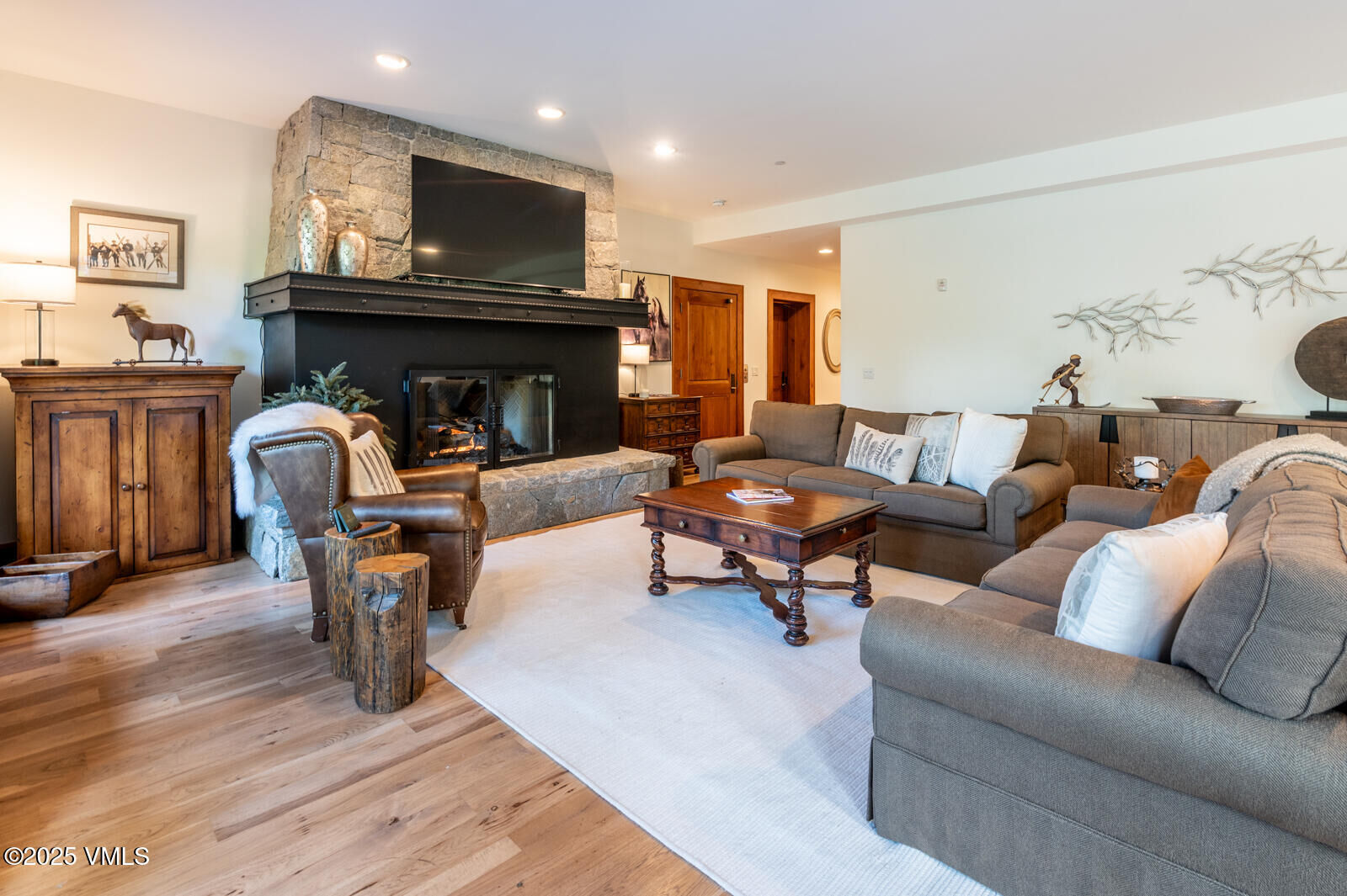 Property Photo:  320 Hummingbird A101  CO 81620 