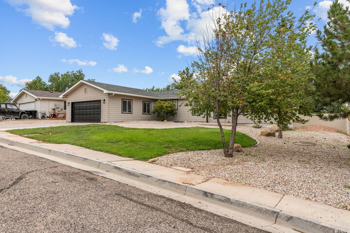 Property Photo: 363 N Foothill Dr UT 84720