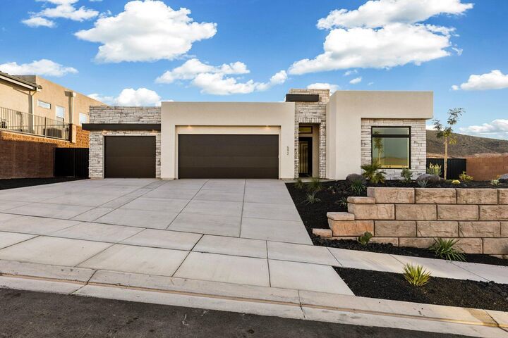 Property Photo:  592 S 1800 W  UT 84737 