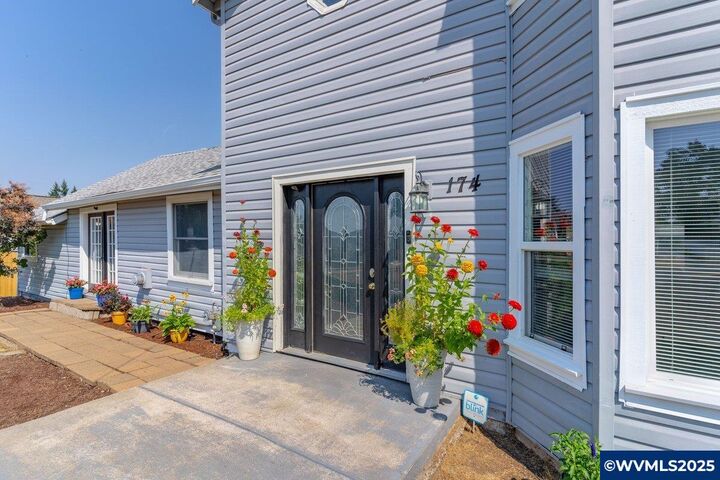 Property Photo:  174 Steelhammer Rd Rd  OR 97381 