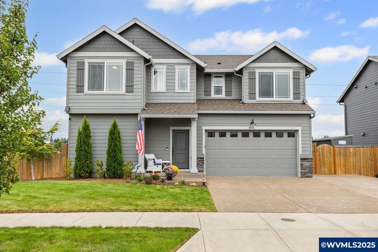Property Photo: 4915 Constellation Av NE OR 97305