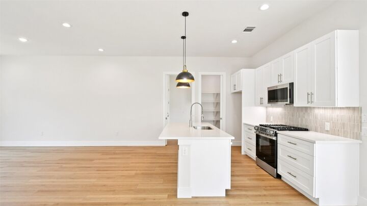 Property Photo: 106 W Fawnridge Drive 1 TX 78753