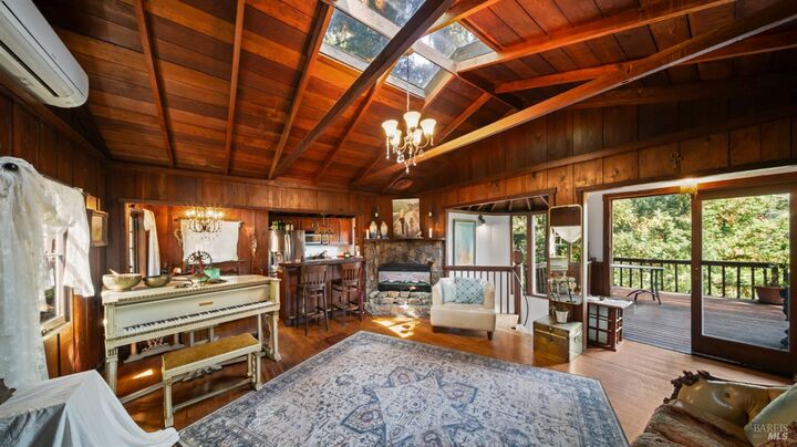 Property Photo:  100 Carson Road  CA 94973 