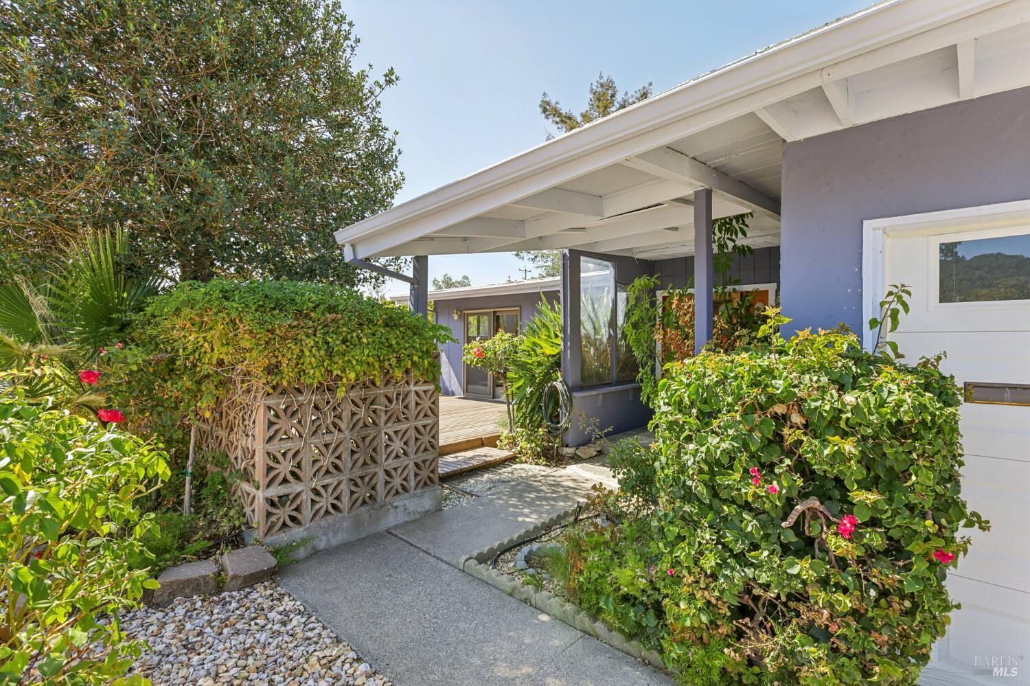 Property Photo: 833 Estancia Way CA 94903