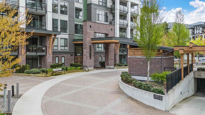 Property Photo: 45510 Market Way 403 BC V2R 6E1