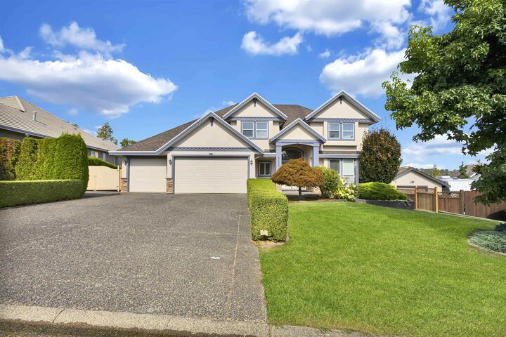 Photo de la propriété:  8598 171 Street  BC V4N 5J1 