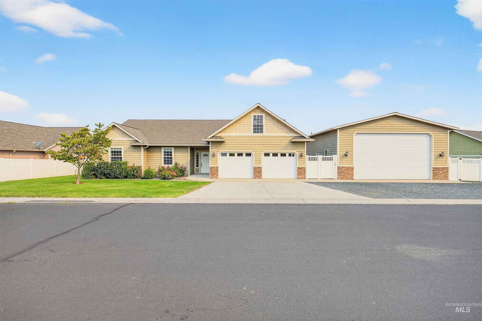 Property Photo:  1811 Imnaha Lane  ID 83501 