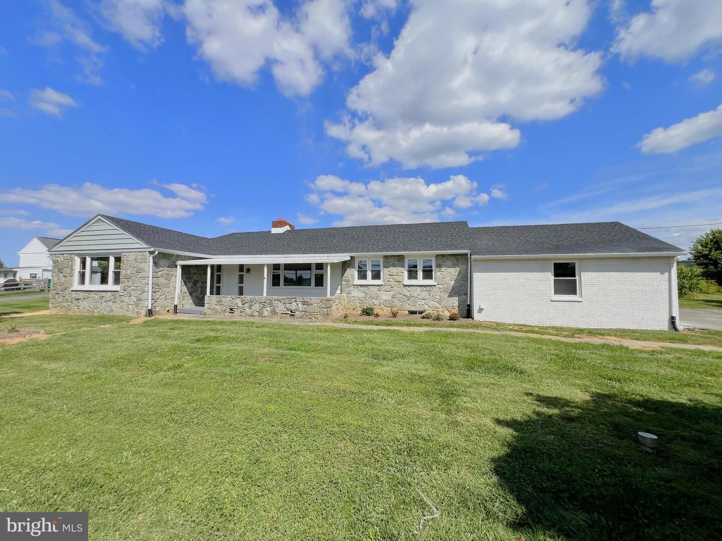 Property Photo: 725 Marticville Road PA 17565