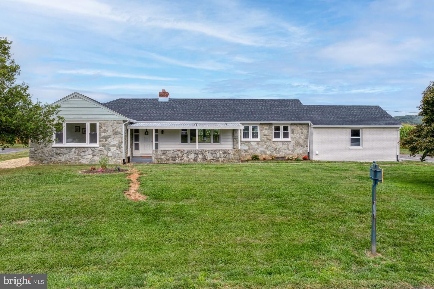 Property Photo: 725 Marticville Road PA 17565