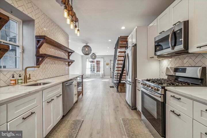 Property Photo: 1608 S Lecount Street PA 19145