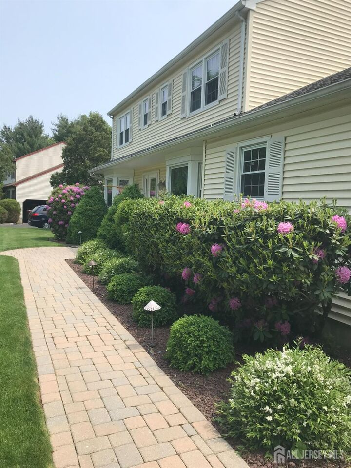 Property Photo:  10 Fredrick Court  NJ 08844 
