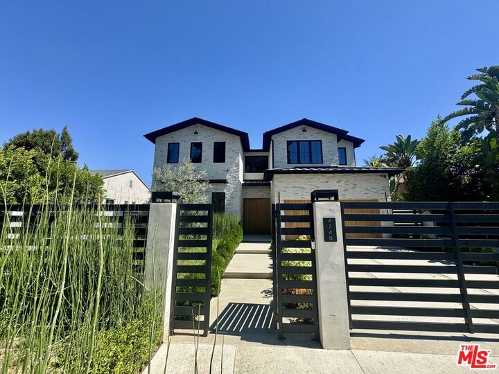 Property Photo:  4740 Sunnyslope Ave  CA 91423 