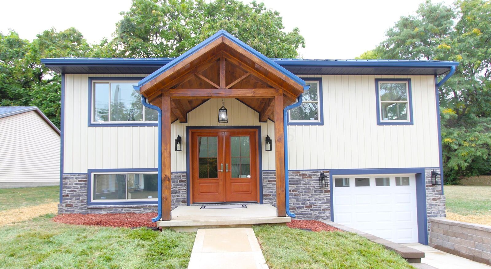 Property Photo:  2683 Club House Drive  OH 43211 