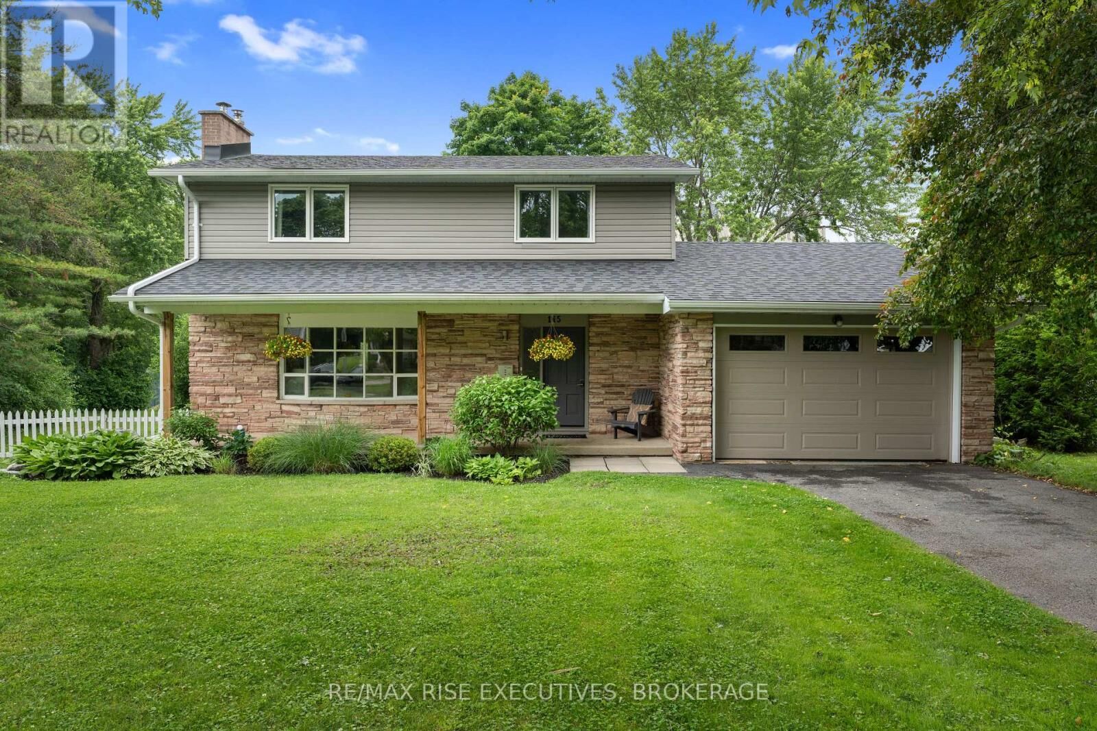 Property Photo: 115 Fairway Hill Crescent ON K7M 2B5