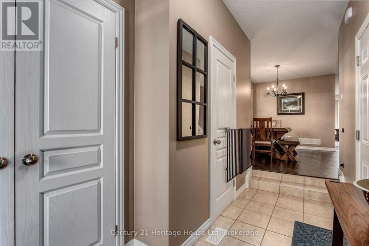 Property Photo:  208 Couling Crescent  ON N1E 0L4 