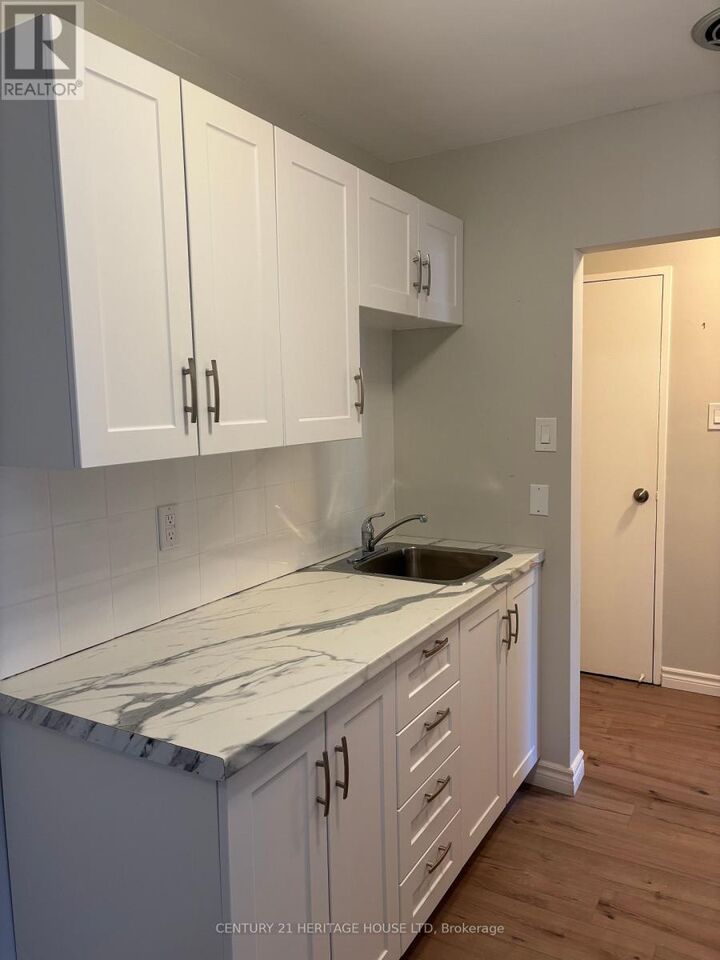 Property Photo:  41 Parkside Drive 111  ON N5R 3V1 