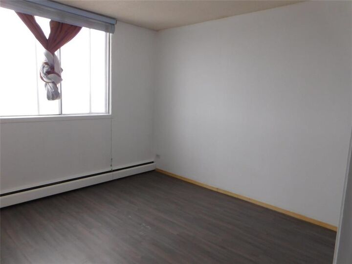 Property Photo:  411 Cumberland Avenue  MB R3B 1T7 