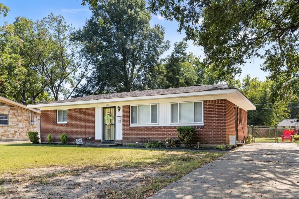 Property Photo:  506 Dover Road  AR 72301 