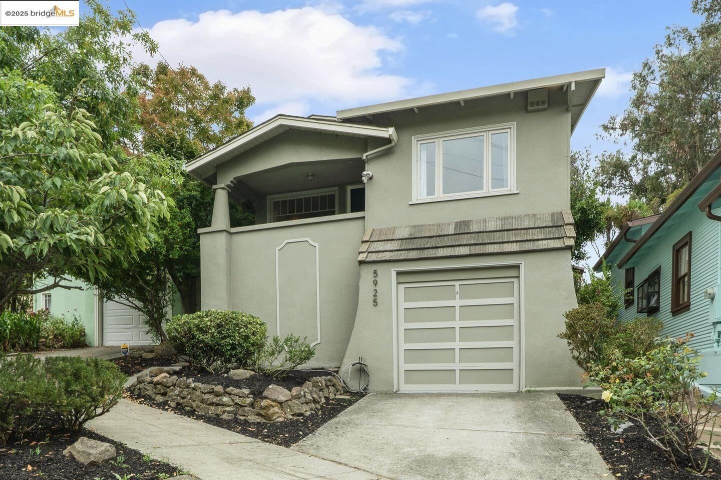 Property Photo: 5925 Outlook Ave CA 94605