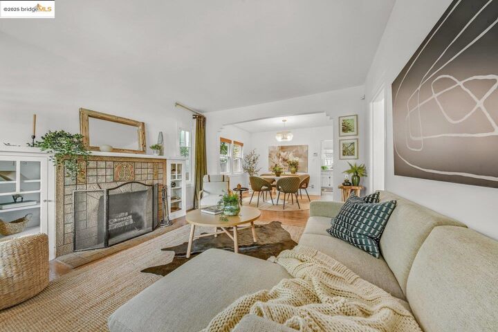 5925 Outlook Ave  Oakland CA 94605 photo